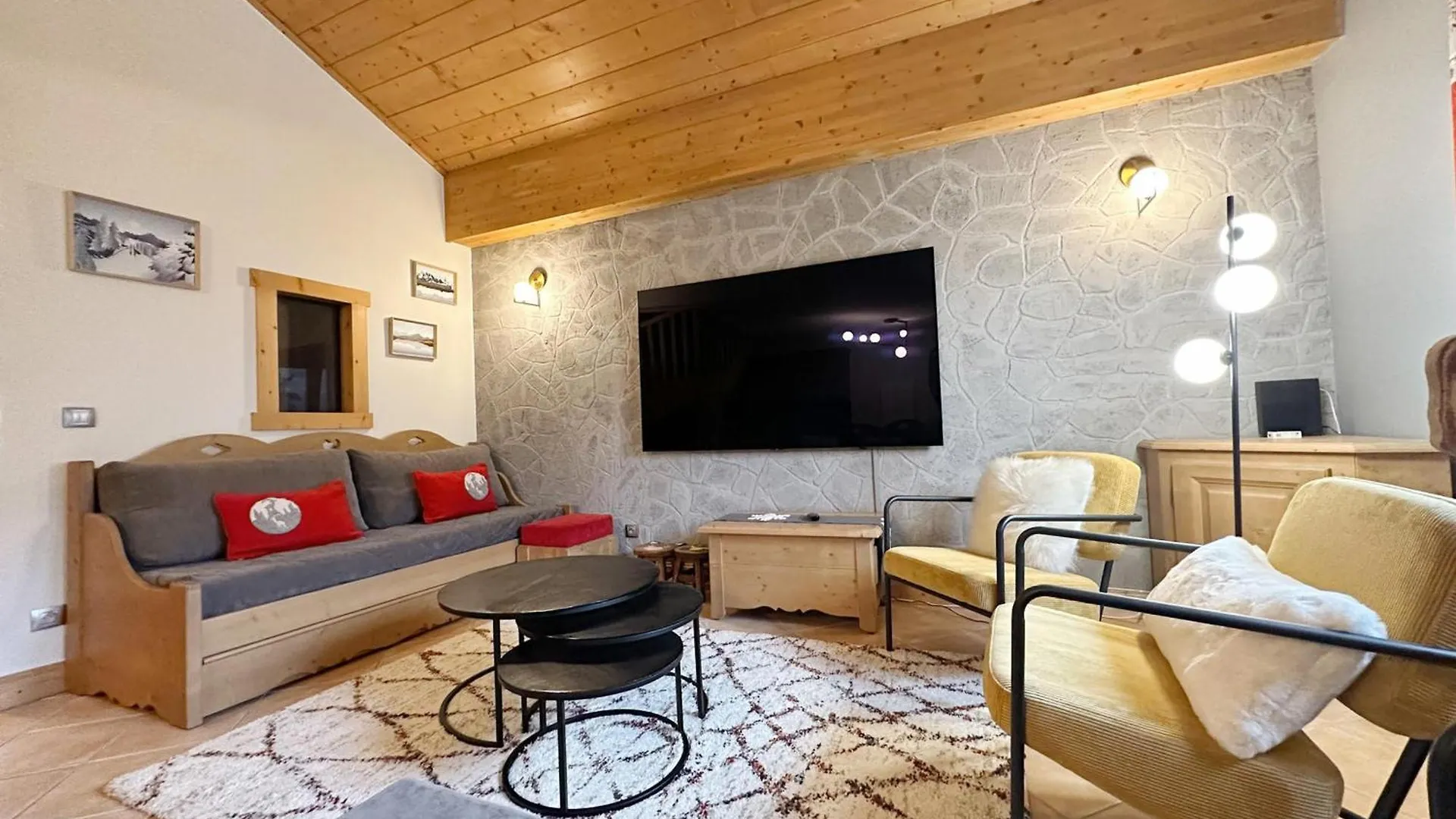 Duplex Spacieux Avec Terrasse, Piscine Couverte Et Cheminee A Samoens - Fr-1-624-9 France