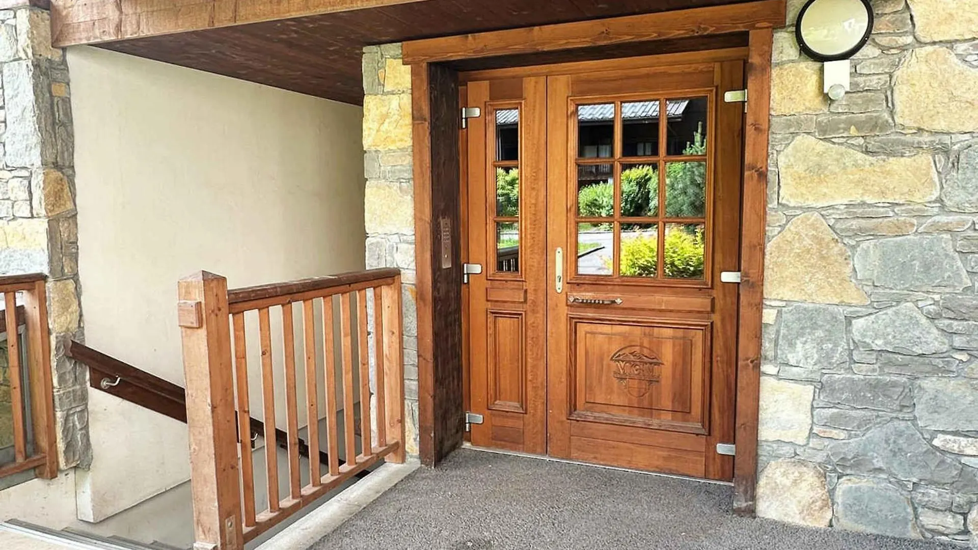 Duplex Spacieux Avec Terrasse, Piscine Couverte Et Cheminee A Samoens - Fr-1-624-9 France