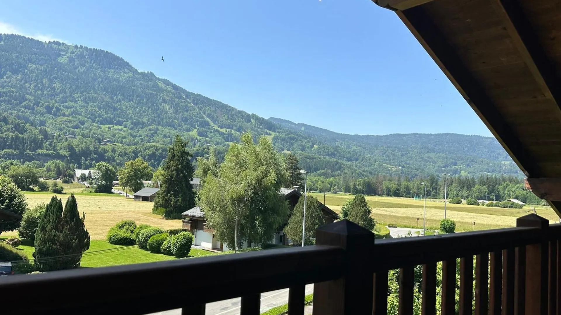 Duplex Spacieux Avec Terrasse, Piscine Couverte Et Cheminee A Samoens - Fr-1-624-9 contacts